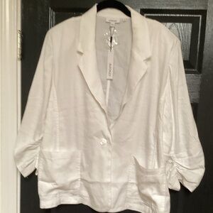 Chico’s stretch linen blend jacket, lightly padded shoulders. 386-HU